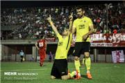 سپاهان صدر جدول را از پرسپولیس پس گرفت/ فرار سپیدرود از باخت