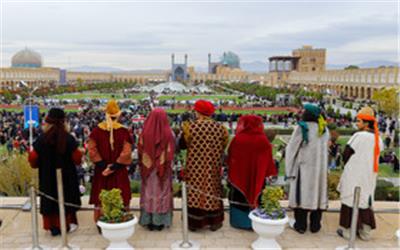 نمایش اصفهان کهن در میدان نقش جهان