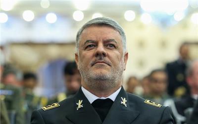 نیروی دریایی سپاه و ارتش امنیت را در مناطق دریایی برقرار می کنند