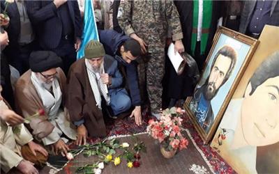 مزار شهدای 10 دی 57 ورامین گلباران شد