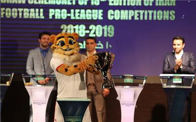 مراسم قرعه کشی لیگ برتر فوتبال آغاز شد