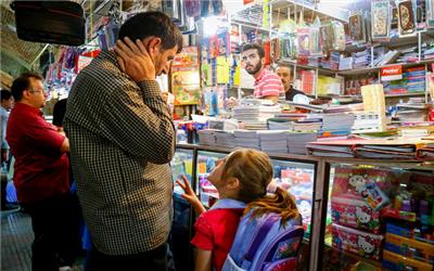 سایه سیاه گرانی بر سر مداد مشق دانش‌آموزان