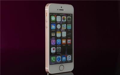 آیفون اس ای اپل به قیمت 249 دلار دوباره به بازار آمد