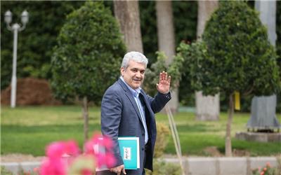 شرایط کنونى علمى ایران با قبل از انقلاب قابل قیاس نیست/ اگر جوانان نبودند بیگانگان در کشور جولان می‌دادند/ دیدگاه‌های کج «یوتیوب» و «تلگرام» را وارد کشور کرد
