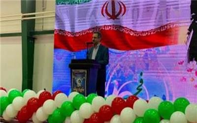 دختران و زنان سرزمین همراه مردان در توسعه کشور نقش دارند