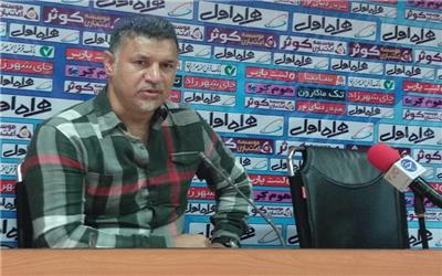علی دایی: جایی را می‌شناسید که به ما کمک کنند تا بازیکن بگیریم؟!/ ناسزا را من می‌شنوم و بازیکن ملی‌پوش می‌شود