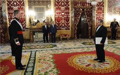 تقدیم استوارنامه سفیر جدید ایران در اسپانیا به پادشاه
