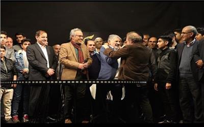 ادای احترام جالب فراستی به عوامل فیلم «23 نفر»+فیلم