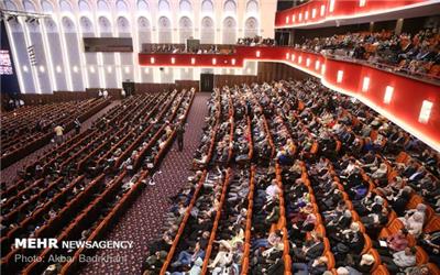 تجلیل از نخبگان علمی دانشگاه علوم پزشکی شهید بهشتی در جشن انقلاب