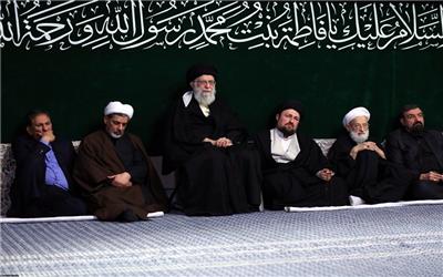 سومین شب عزاداری حضرت زهرا(س) با حضور امام خامنه‌ای برگزار شد+ تصاویر