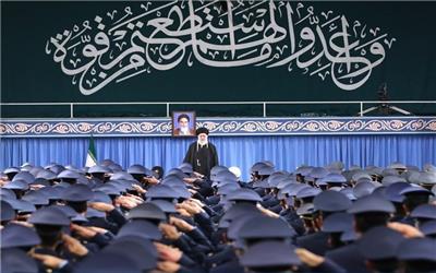 امام خامنه‌ای: &#171;مرگ بر آمریکا&#187; یعنی مرگ بر ترامپ و پمپئو/ ما با ملت آمریکا کاری نداریم