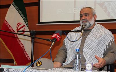 متحجران غرب‌گرای داخلی لااقل با شنیدن سخن امثال &quot;اردشیر زاهدی‌&quot; بیدار شوند