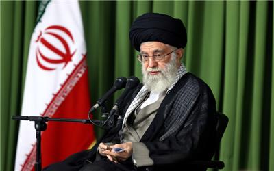 جوانان عزیز بدانند که همه راه‌حل‌ها در داخل کشور است/ یک مجموعه جوان، مؤمن و مسلّط بر اقتصاد در دولت می‌تواند اهداف اقتصاد مقاومتی را محقق کند/ مذاکره با آمریکا جز زیان مادی و معنوی محصولی نخواهد داشت