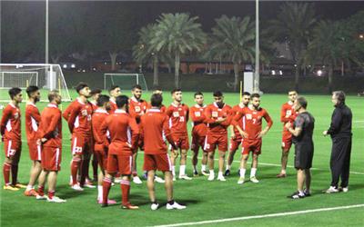 استقلال اصول حرفه ای را به سرمربی اش یاد بدهد