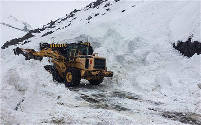 بارش سنگین برف راه 120 روستای آذربایجان شرقی را بست