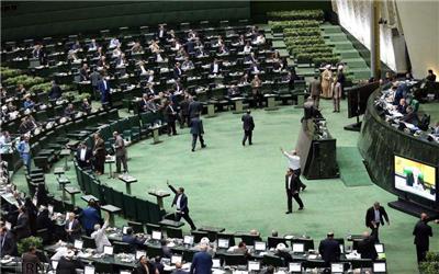 مجلس اجازه واگذاری بنگاه‌های دولتی در سال 98 را به دولت داد