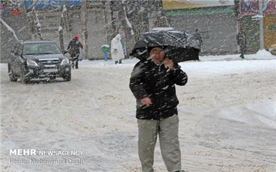ادامه بارندگی‌ها در کشور/خلیج فارس مواج است