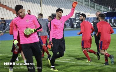 بیرانوند زودتر تصمیم بگیرد/ پرسپولیس قهرمان نشود تعجب‌آور است